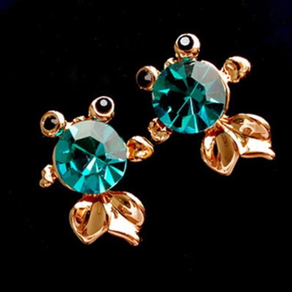 Jewelry - Gold Fish Stud Earrings